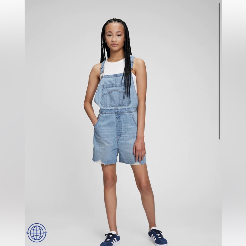 GAP NWT Denim Shortall Overalls with Washwell‎
